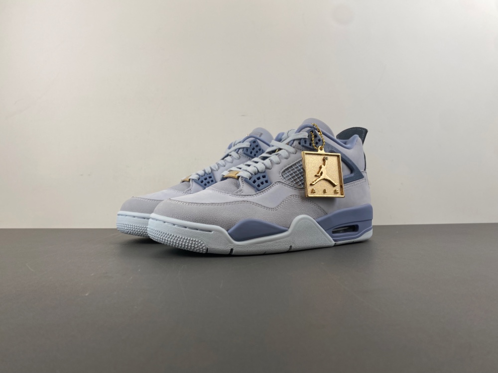 Jordan 4 UNC Tar Heels PE HV9204-407 Size: 40-48.5