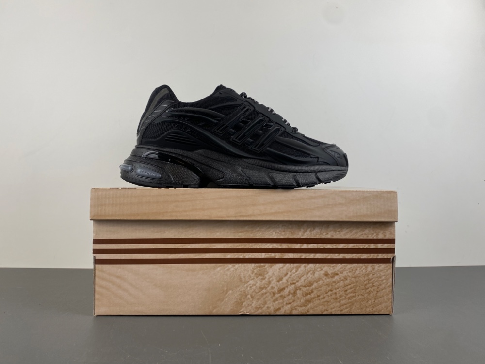 Pharrell x Adidas Adistar Jellyfish Black Size: 36-47